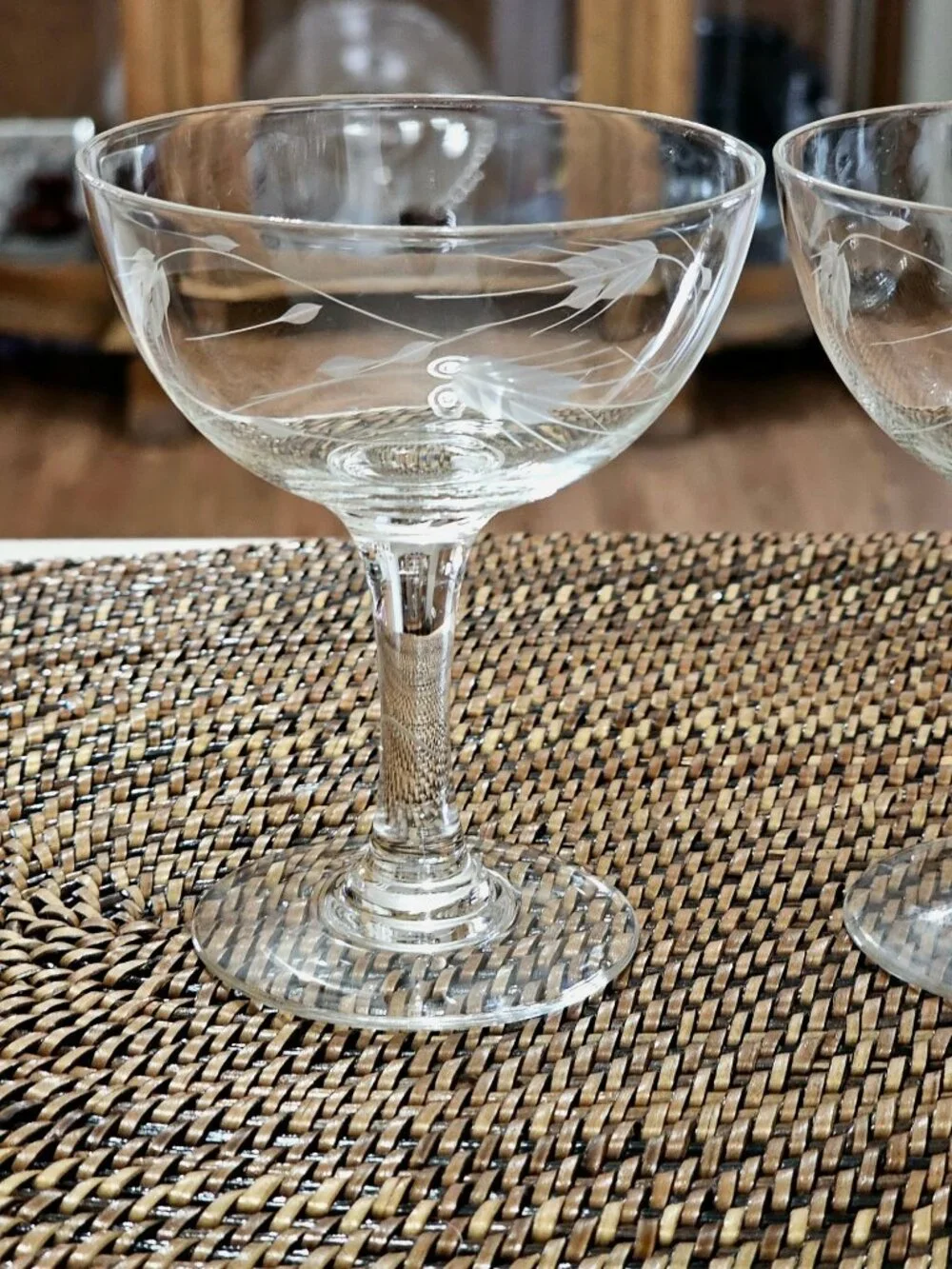 2 Sasaki Wheat Champagne Coupes Glasses 4.25